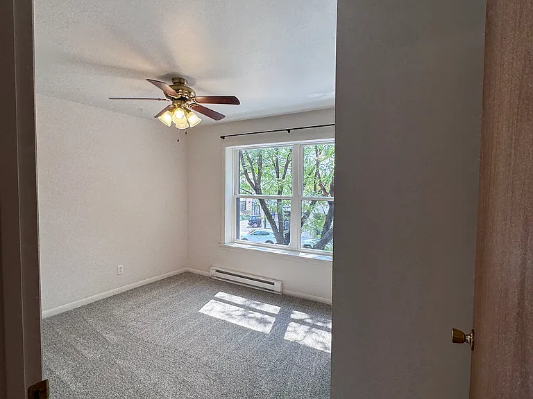 919 1/2 Main St #1F — Photo 11