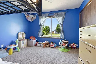 705 Eastview Dr — Photo 4