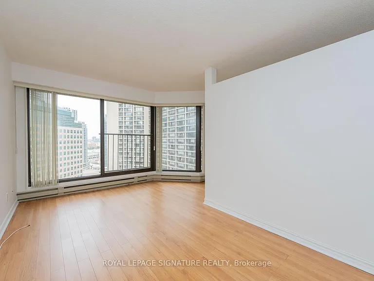 65 Harbour Sq #2109 — Photo 16