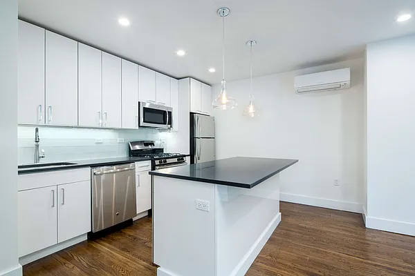 Rented by Bold New York | media 10