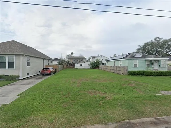 6032 Wingate Dr, New Orleans, LA 70122