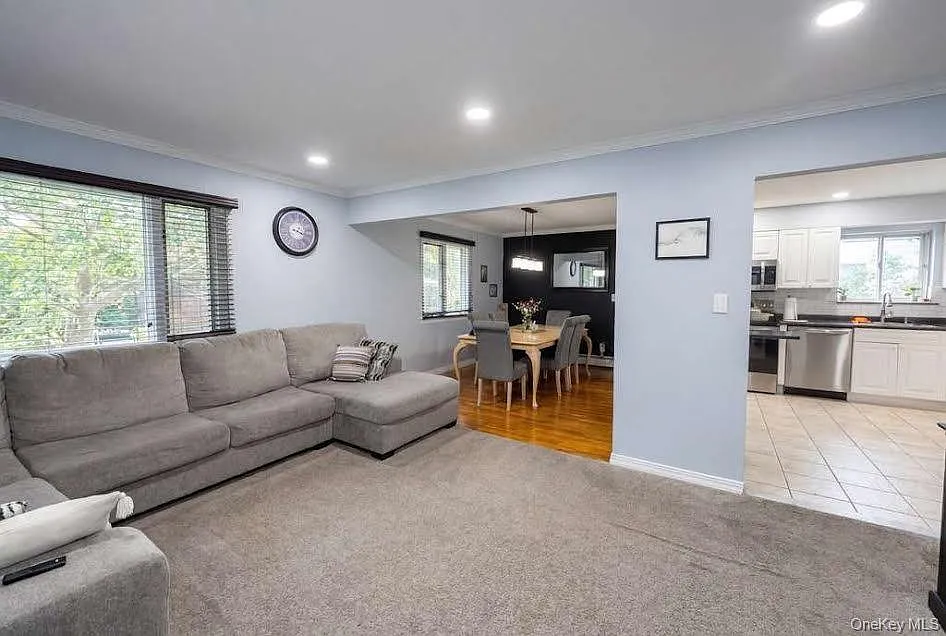 3 bed, 1200 sqft, $3,600 — Photo 2
