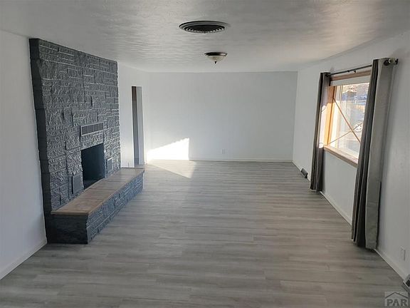 4th image of 1303 Anita St