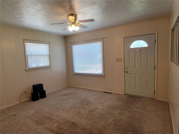 3rd image of 3033 Wallace Ave