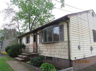 4 Nicholas Dr, Old Bridge, NJ 08857