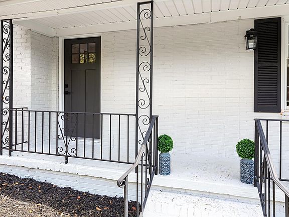 4th image of 111 Sulphur Springs Dr