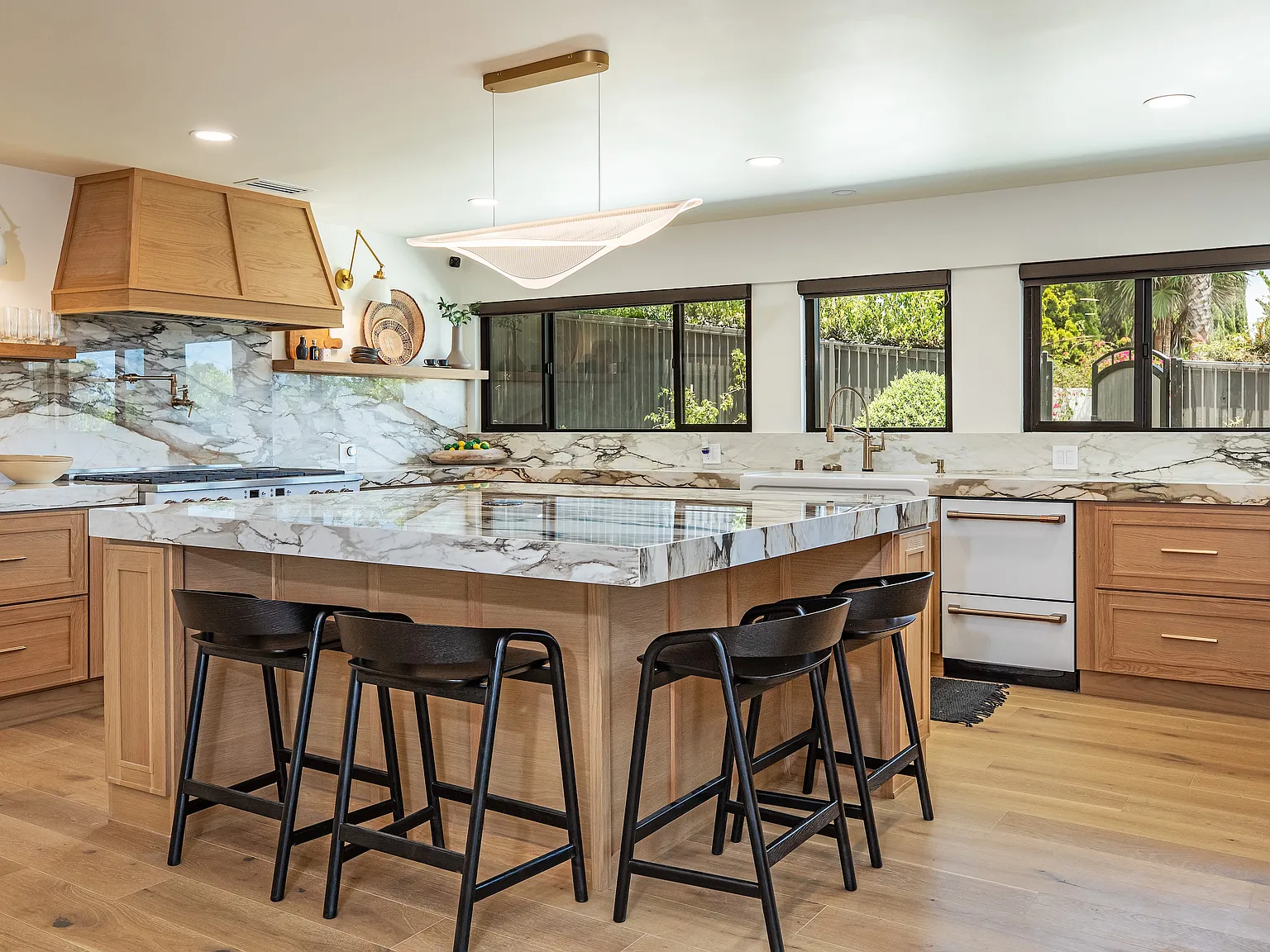 3525 Coast View Dr — Photo 4