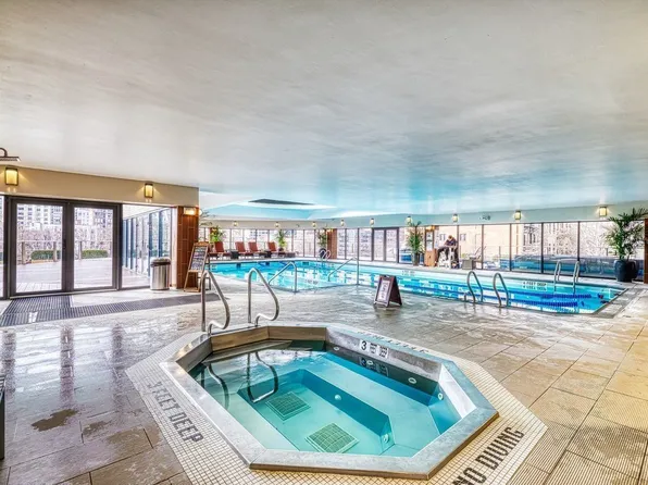 330 East 38th Street image 8 of 20