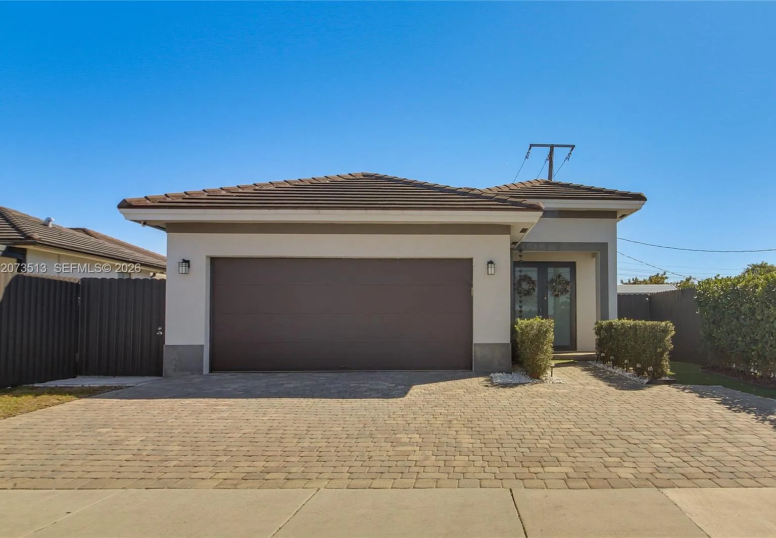 Century Villas West — Photo 3