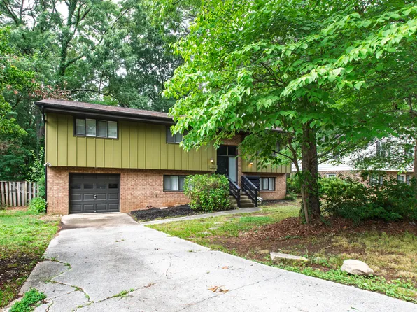 3421 Huntleigh Dr, Raleigh, NC 27604