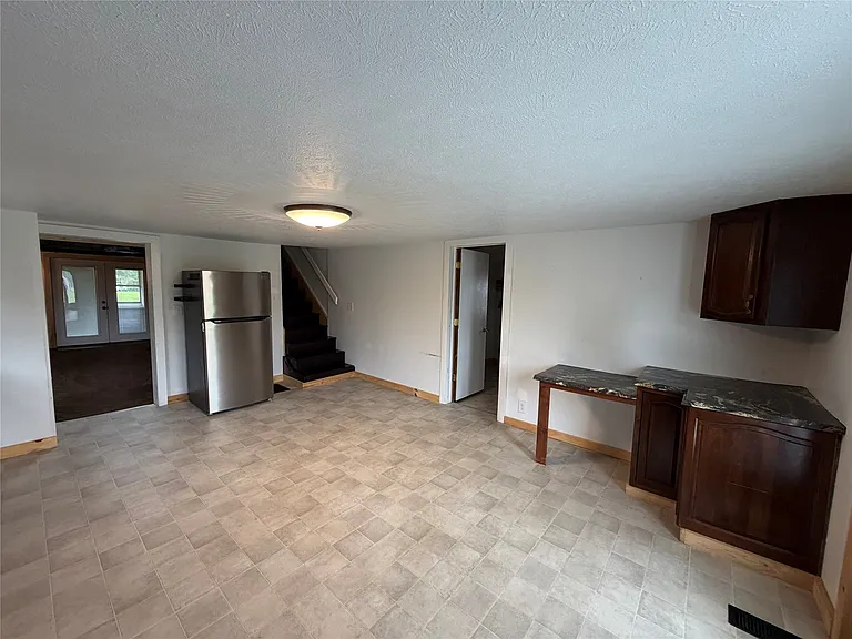 76 E Main St — Photo 10
