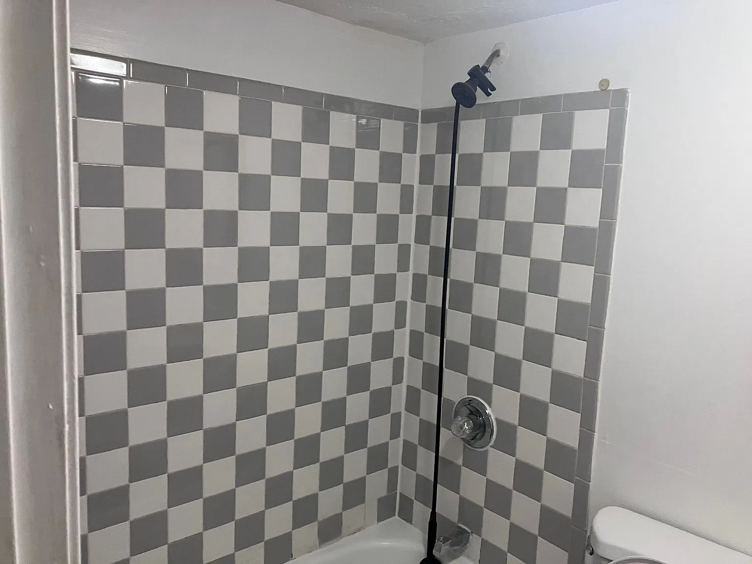 3 bed, 1.0 bath, 1000 sqft, $1,200 — Photo 4
