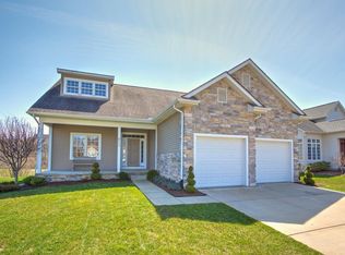 611 Creekside Ct, Chelsea, MI 48118