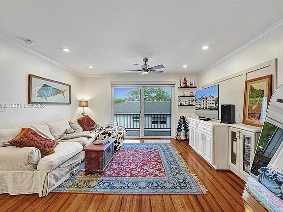 2nd image of 1212 SE 2nd Ct APT 301
