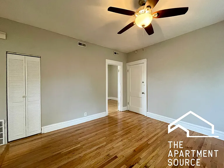 2515 N Kilbourn Ave #1R — Photo 4