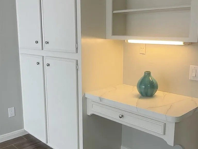 7846 Bankside Dr — Photo 5