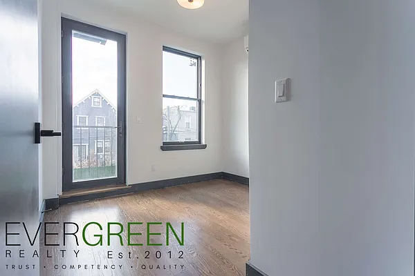 Rented by Evergreen Apartments BK | media 13