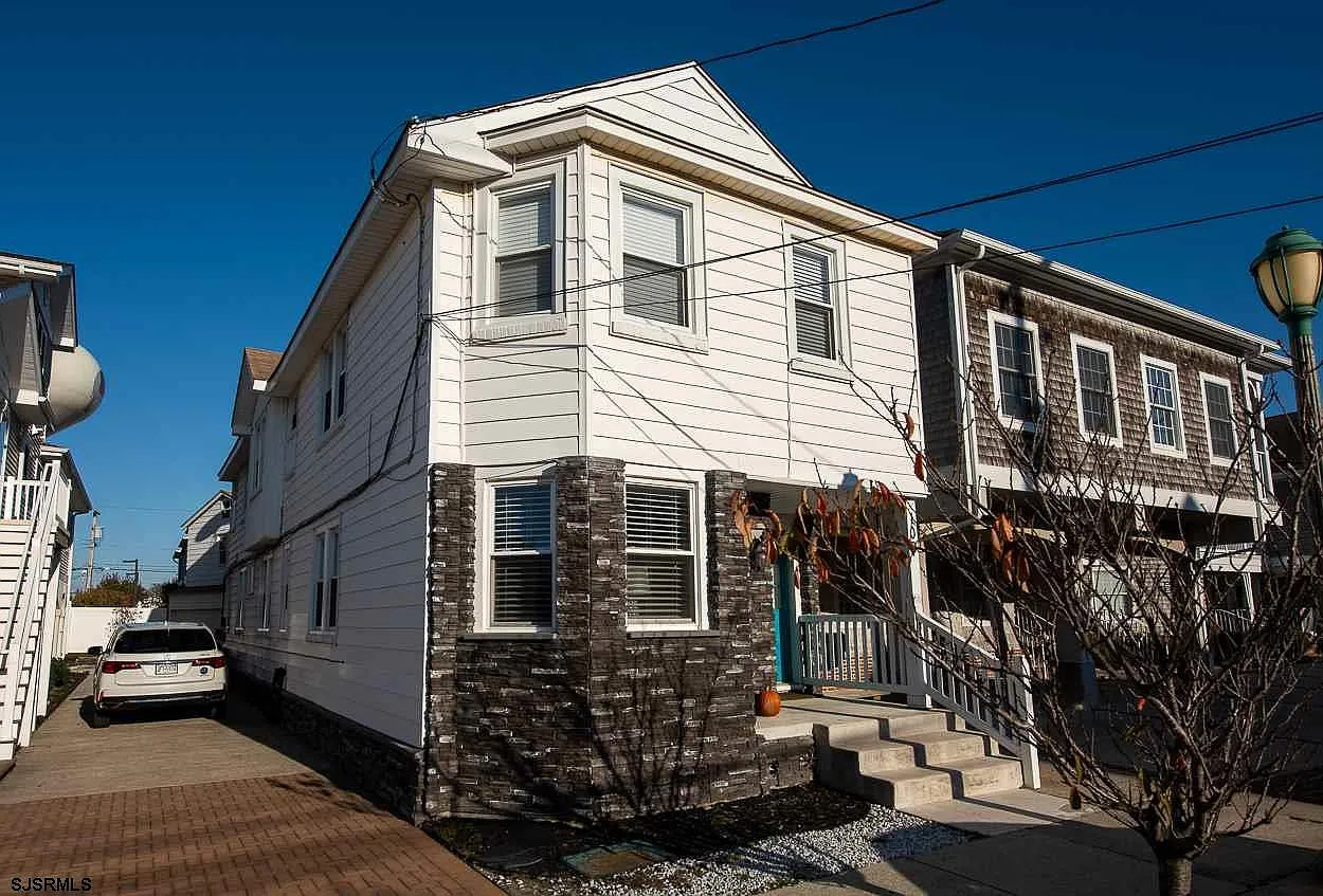 2 bed, 1.5 bath, $10,000 — Photo 1