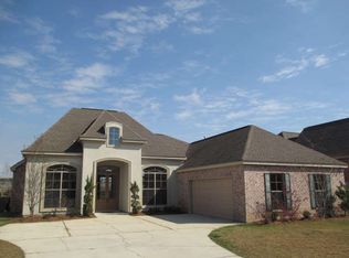 320 Autumn Creek Dr, Madisonville, LA 70447