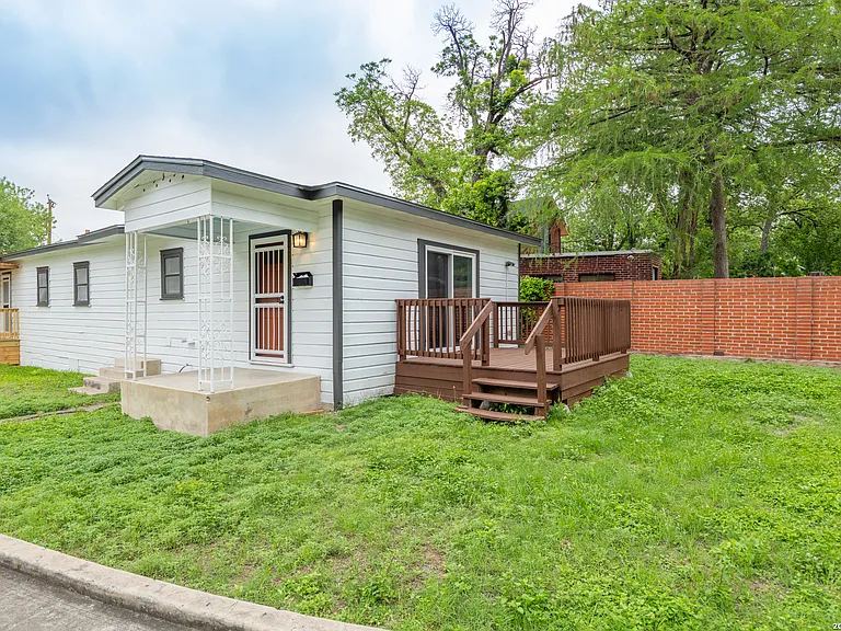 146 Vassar Ln #2 — Photo 3