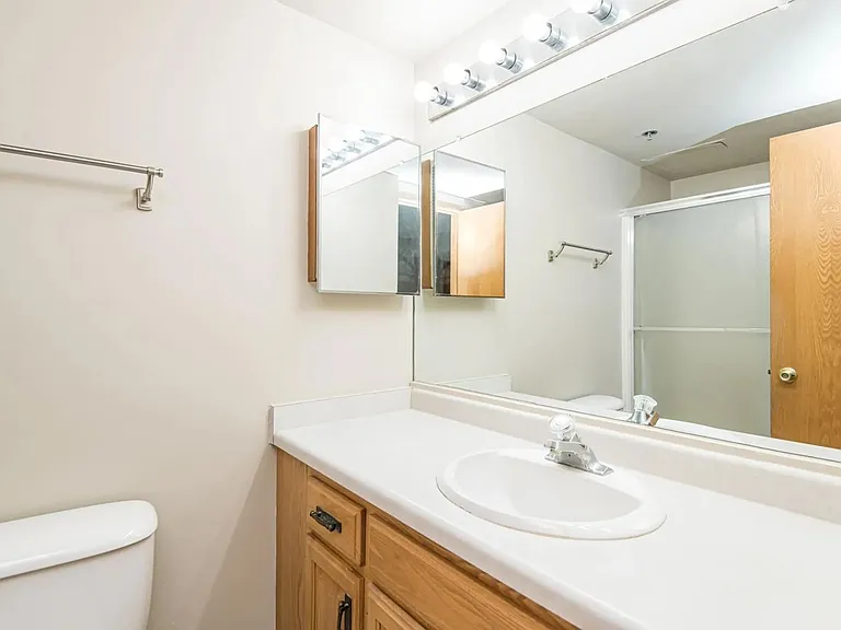 220 Broadway Ave S #908 — Photo 12
