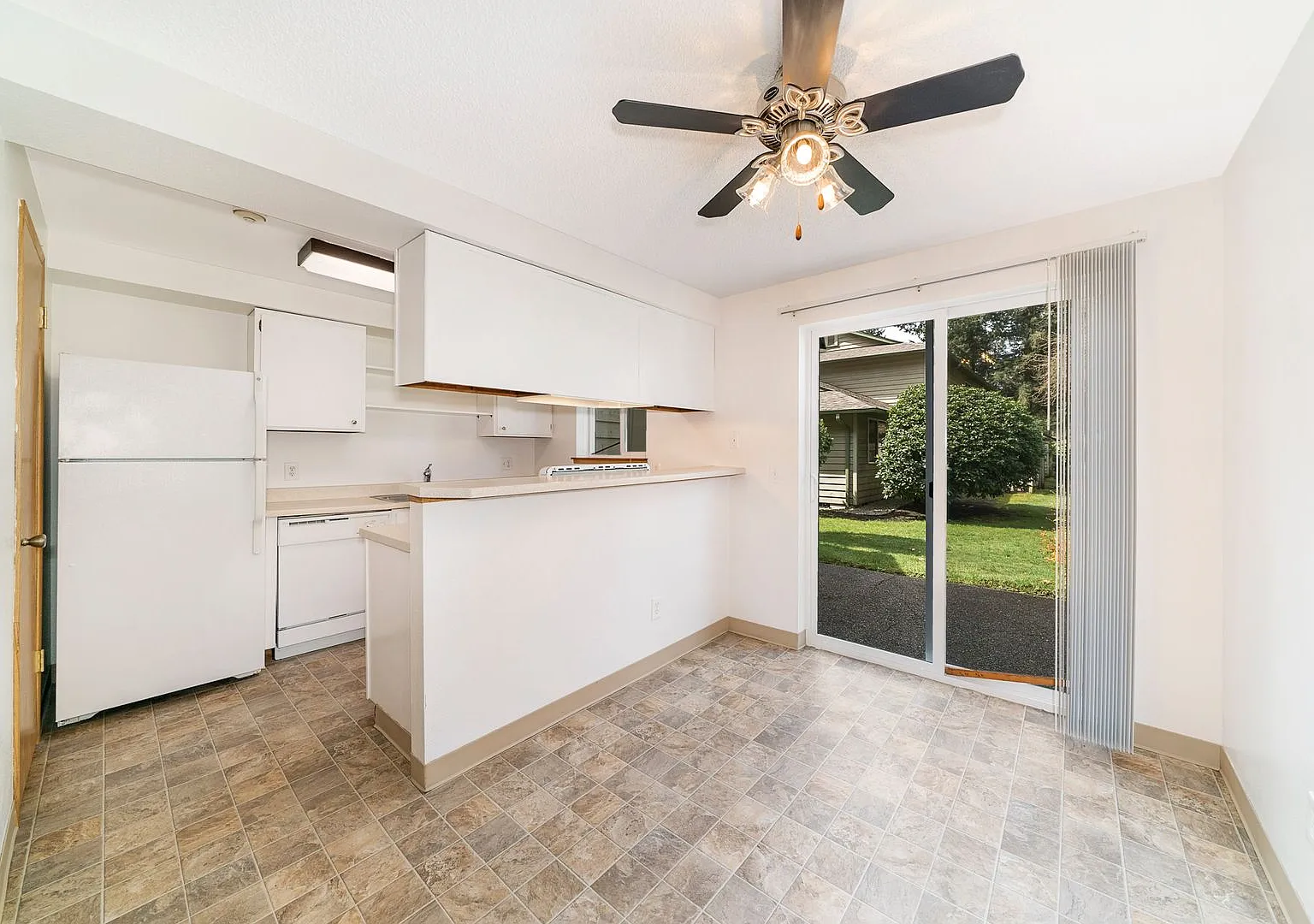 Meadowood Apartments — Photo 2