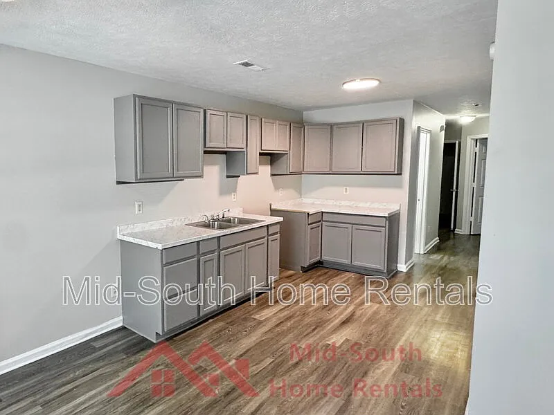 2 bed, 1.0 bath, 983 sqft, $795 — Photo 4