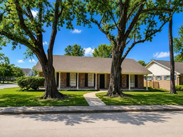 6123 Lynbrook Dr, Houston, TX 77057