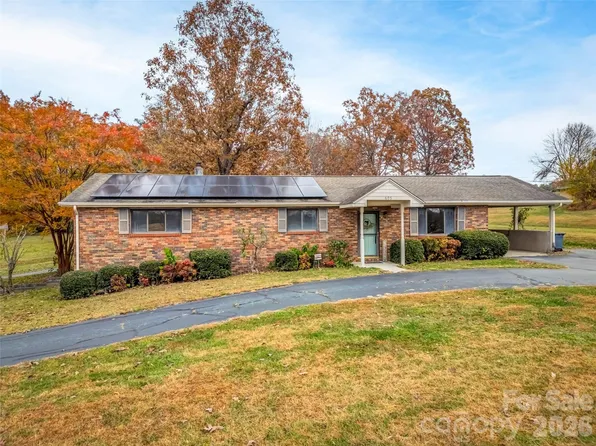 605 Dana Rd, Flat Rock, NC 28792