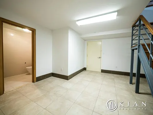 Rented by Kian Realty | media 16