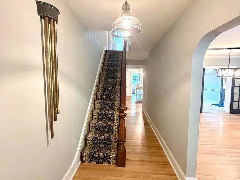 729 E Orange St — Photo 5