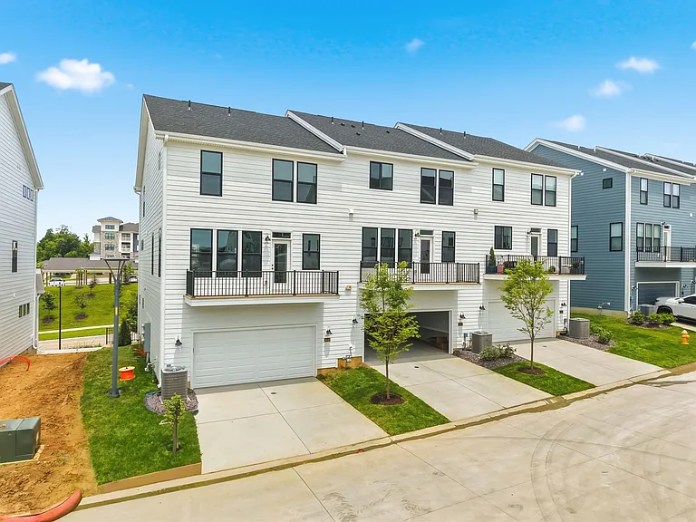 16545 Yellowwood Dr — Photo 51