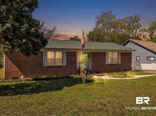 2067 Club House Dr, Lillian, AL 36549