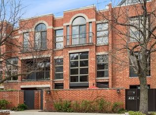 416 W Grant Pl APT B, Chicago, IL 60614