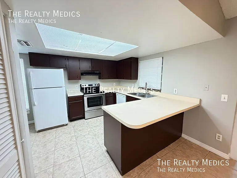1663 Palm Leaf Dr — Photo 7