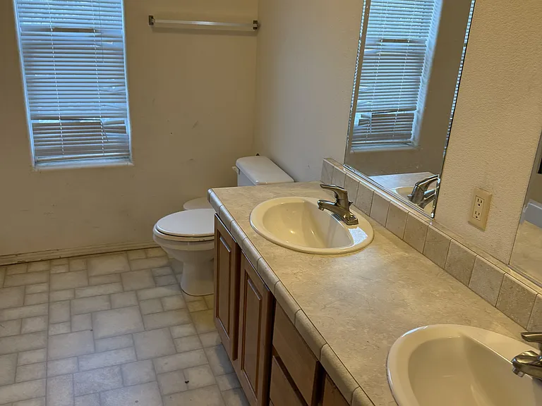 27020 Cottonwood Ave #2 — Photo 8
