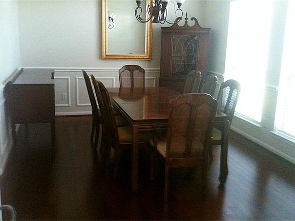 Formal Dining-Beautiful chair railing.