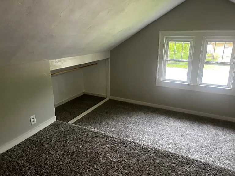 945 Cecil Ave — Photo 24