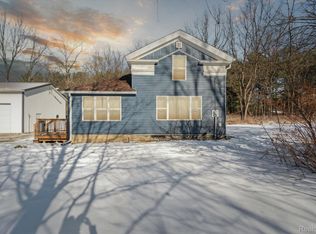 5815 E Allen Rd, Howell, MI 48855