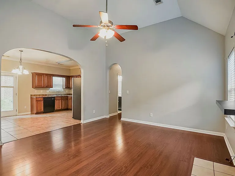 2742 Oxmoor Way — Photo 4