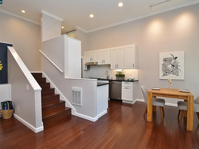 2067 Ascot Dr #142 — Photo 4
