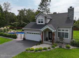 1 Meghan Ct, Saratoga Springs, NY 12866