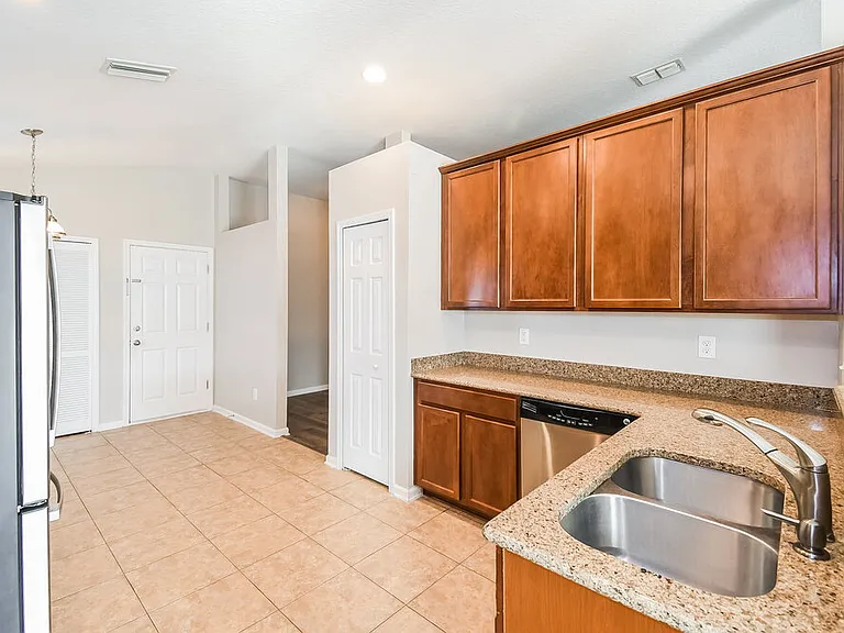 133 N Aberdeenshire Dr — Photo 7
