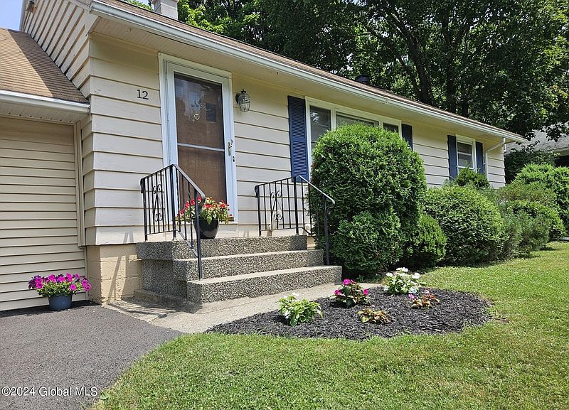 5th image of 12 Sanford Avenue