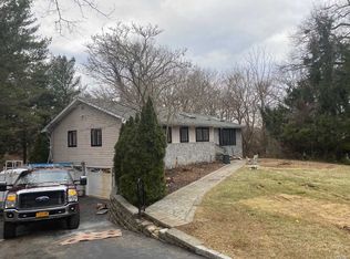 12 Hill Dale Ave, Miller Place, NY 11764