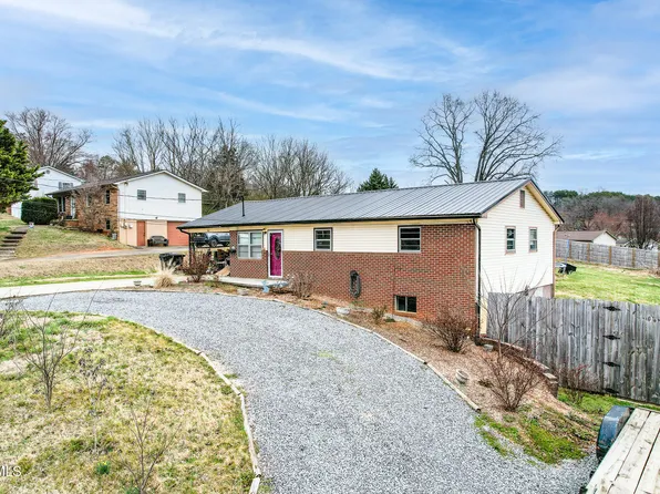 2002 Ivanhoe Rd, Morristown, TN 37814