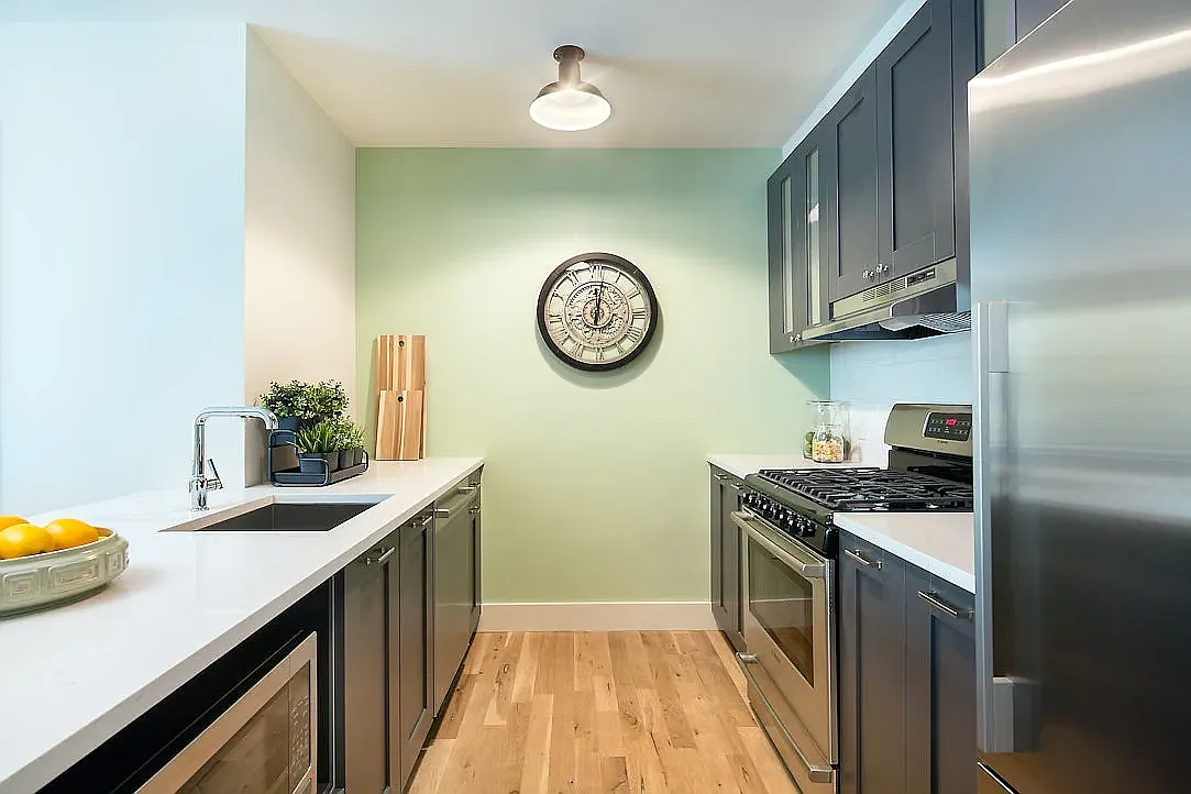 180 Franklin Avenue — Photo 4