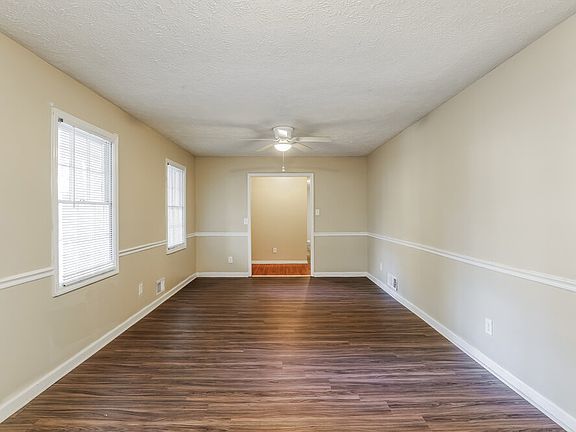 4th image of 3995 Holland Dr