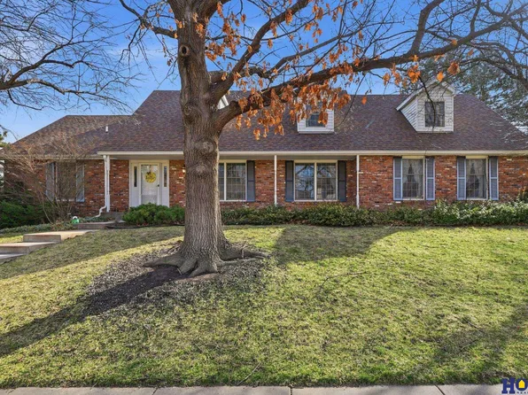 930 Evergreen Dr, Lincoln, NE 68510