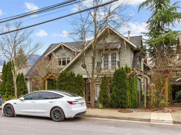 3150 Fromme Rd, North Vancouver, BC V7K 2C9